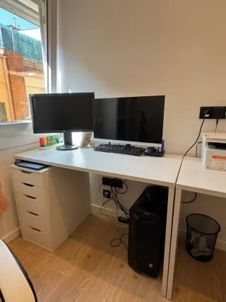 Escritorio blanco de madera,2 unidades por 50€