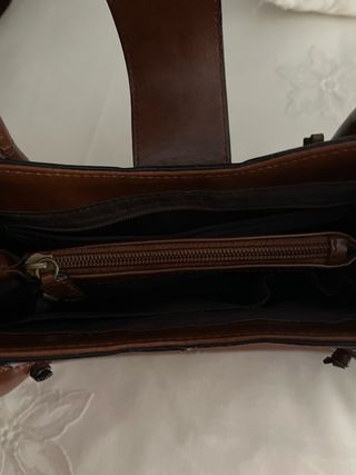 Bolso de piel marrón