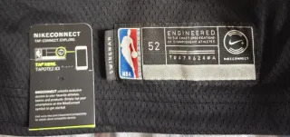 Camiseta Kyrie Irving Boston Celtics Firmada