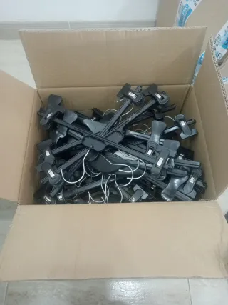 Set di appendiabiti con pinze per vestiti