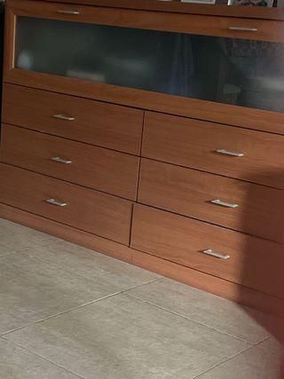 Mueble comedor cerezo con cómoda y mesa,recibidor