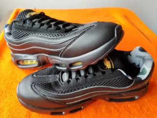Nike Air Max 95 Corteiz Honey Black