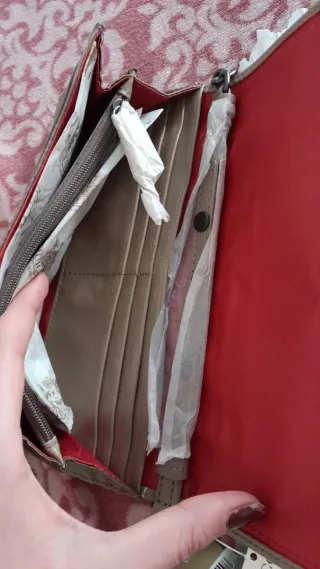 Bolso cartera Juicy Couture Beige-gris y rojo