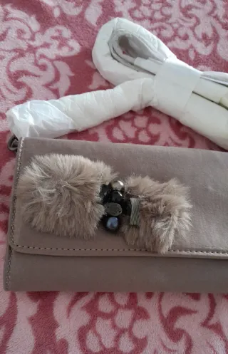 Bolso cartera Juicy Couture Beige-gris y rojo
