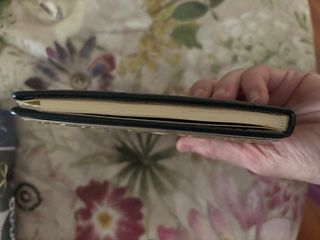 Rubrica telefonica con decorazioni floreali