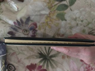 Rubrica telefonica con decorazioni floreali