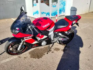 Yamaha R6 YZF Sportbike