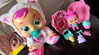 Bebé Llorón Peluche Blanco y Rosa