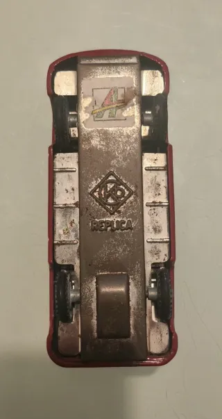 Miniatura Volkswagen Combi T2 Roja