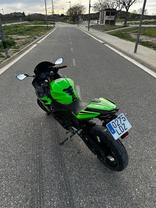 Kawasaki Ninja 400 KRT
