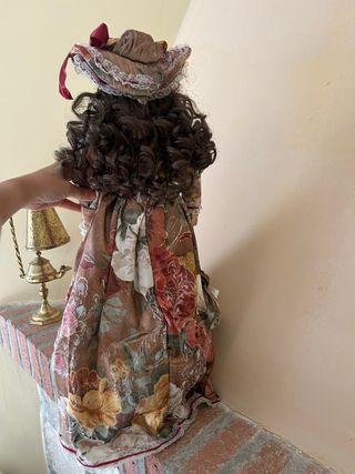 Muñeca de porcelana vintage