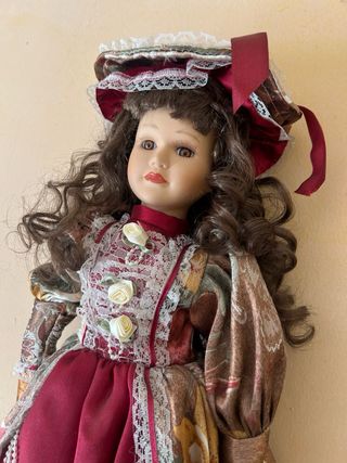 Muñeca de porcelana vintage