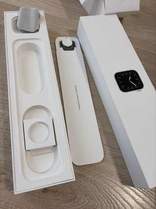 Caja original para Apple Watch Serie 5.