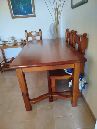 Mesa de comedor de madera provenzal