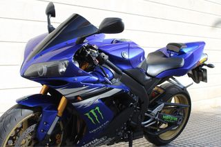Yamaha R1 Azul y Dorada