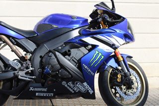 Yamaha R1 Azul y Dorada