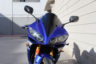 Yamaha R1 Azul y Dorada