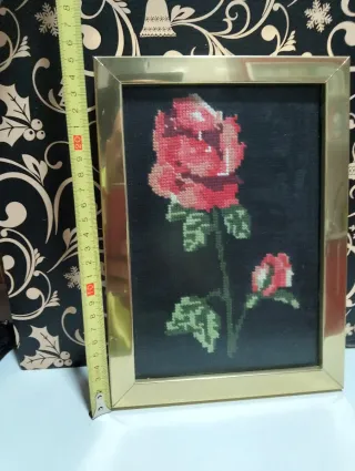 Cuadro Vintage Rosa Bordada