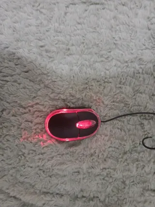 Ratón USB con luz roja