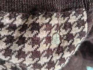 Jersey cuello alto estampado mujer