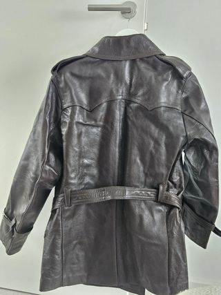 Chaqueta de piel marrón