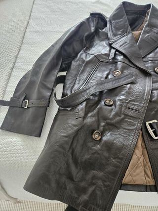 Chaqueta de piel marrón