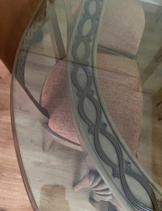 Mesa de comedor de cristal y madera