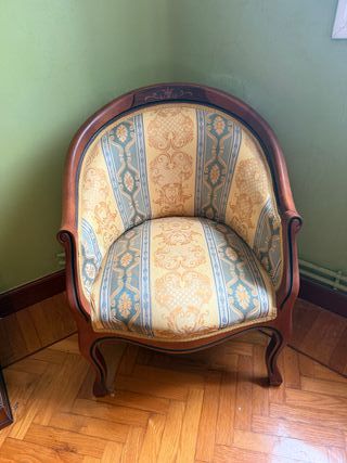 Dormitorio clásico de madera