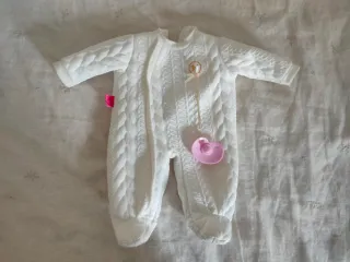 Muñeco Nenuco con chupete. Hace pipi