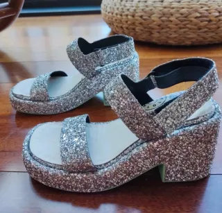 Sandalia piel y brilli Bimba Y Lola Talla38