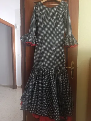 Traje flamenca diseño único, talla 40-42.