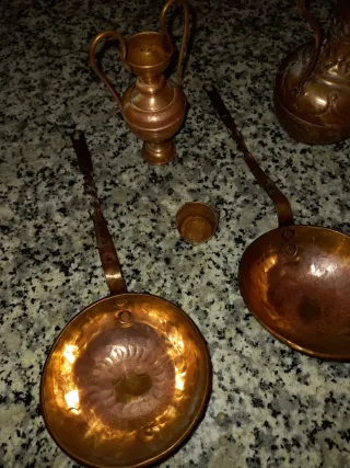 Juego de adornos antiguos de cobre