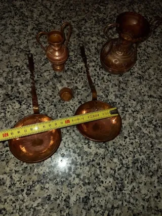 Juego de adornos antiguos de cobre