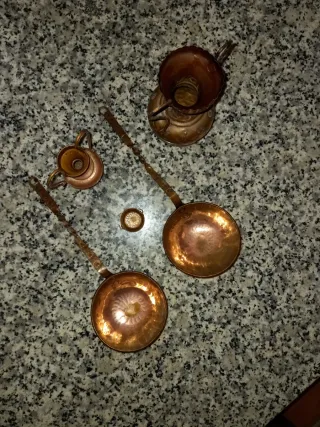 Juego de adornos antiguos de cobre