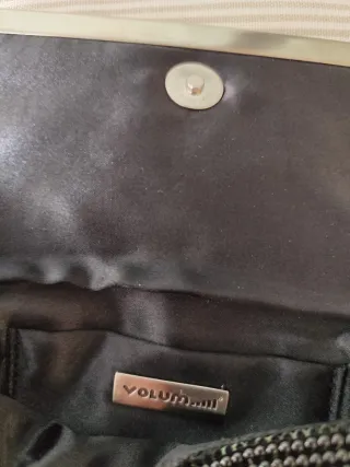 Bolso fiesta negro Volum con cadena plateada