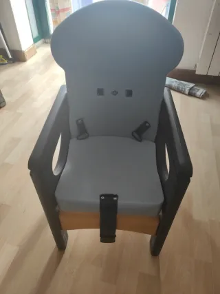 Silla de comer para bebé Precio negociable.