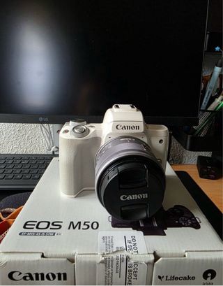 Canon EOS M50 Cámara Digital + Accesorios