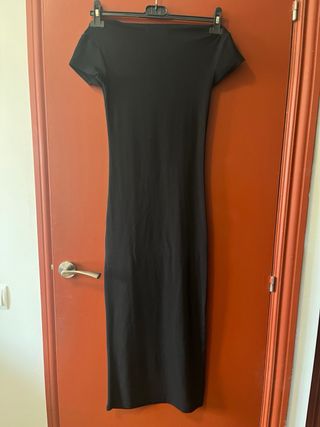 Vestido negro manga corta largo