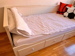 Diván blanco con cajones