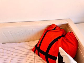 Diván blanco con cajones