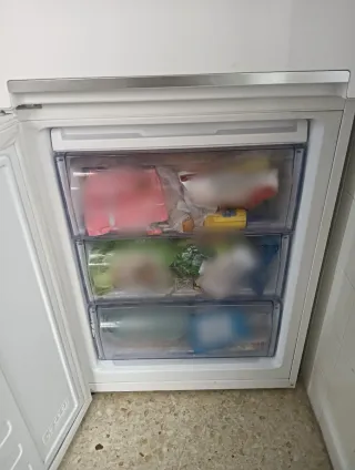 Nevera Beko en buen estado