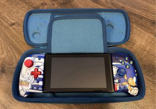 Nintendo Switch con Hori Split Pad Sonic