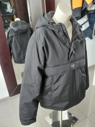 Chaqueta impermeable Pull&Bear M