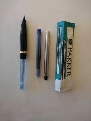 Estuche Parker pluma y bolígrafo.