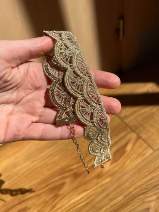Collar choker dorado