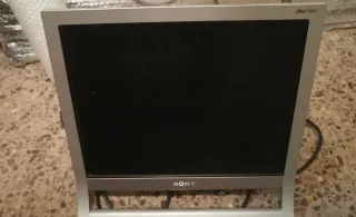 Monitor Sony con cable VGA