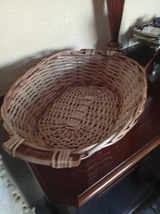 Cesta de mimbre ovalada para adorno con macetas