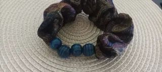 Braccialetti scrunchie con perline.Prezzo singolo