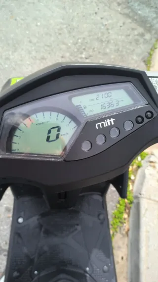 MITT Scooter Negro y Verde