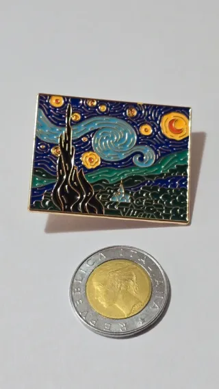 Spilla Van Gogh Notte Stellata Smaltata 4x3.4cm